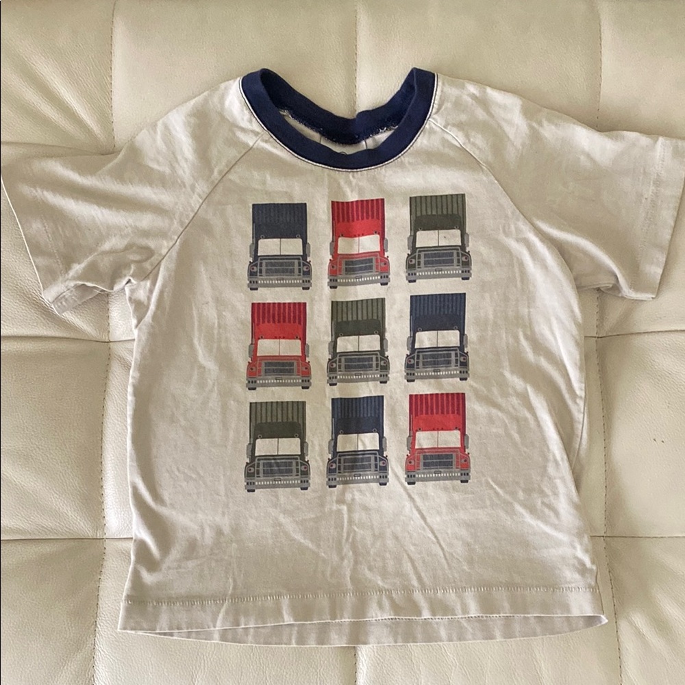 5/$20 Hanna Andersson Graphic Tee with Trucks